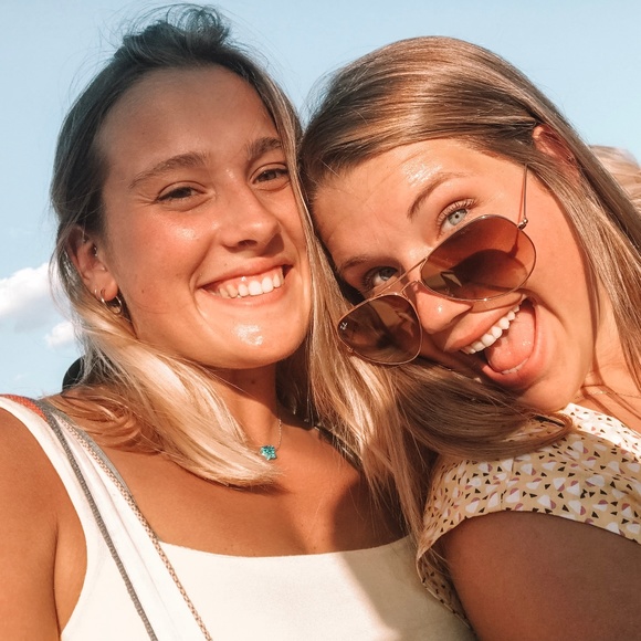 Meet your Posher, Mackenzie - Picture 1 of 1